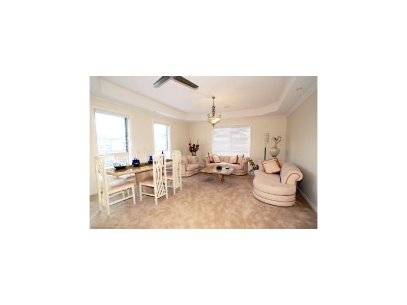 8 Albert Crescent, Mulgrave VIC 3170