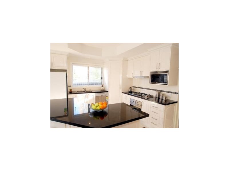 8 Albert Crescent, Mulgrave VIC 3170