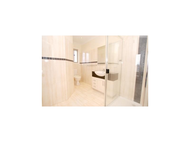 8 Albert Crescent, Mulgrave VIC 3170