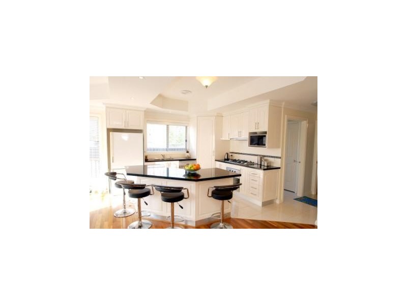 8 Albert Crescent, Mulgrave VIC 3170