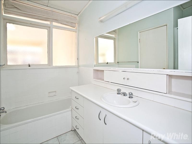 23 Johnson Drive, Glen Waverley VIC 3150