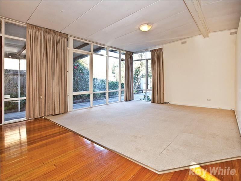 23 Johnson Drive, Glen Waverley VIC 3150