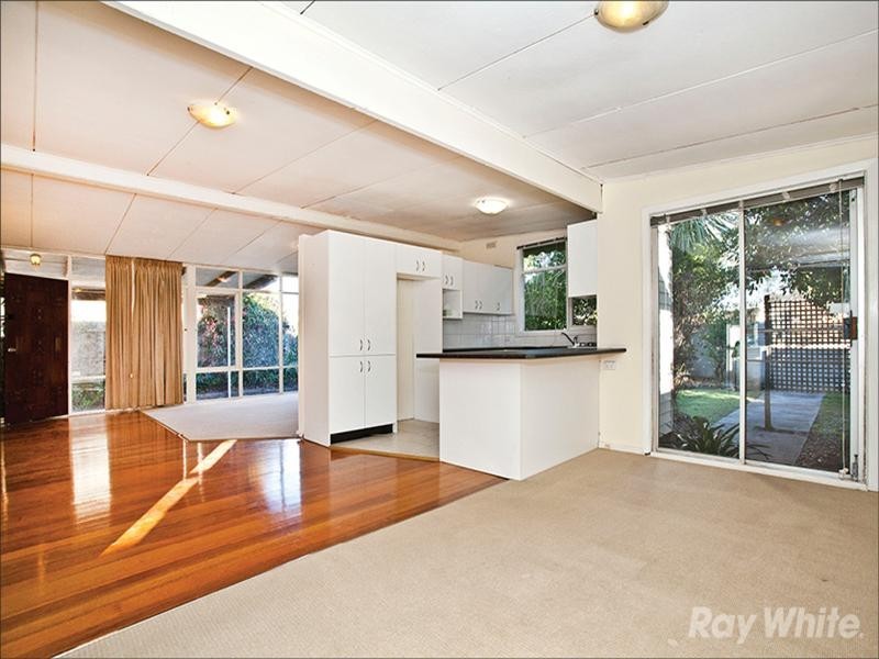 23 Johnson Drive, Glen Waverley VIC 3150