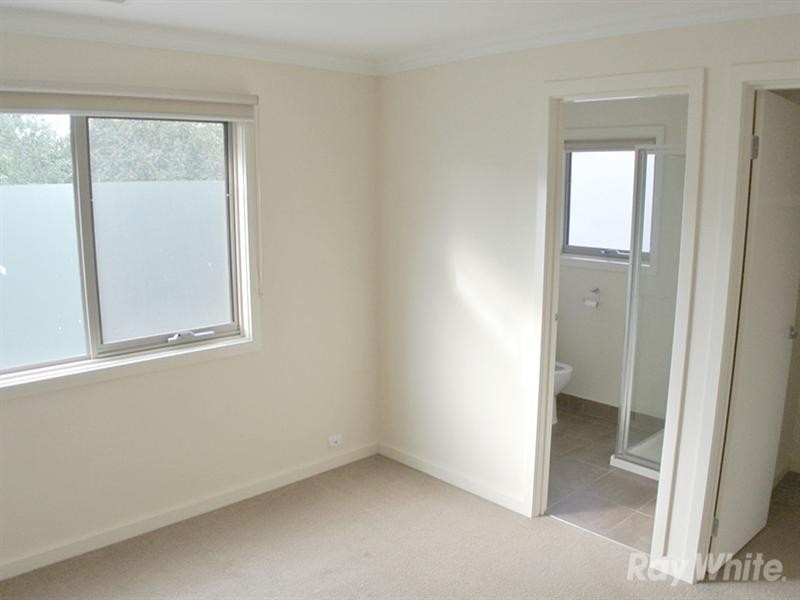 33 Panorama Drive, Forest Hill VIC 3131