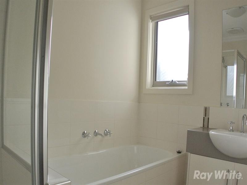 33 Panorama Drive, Forest Hill VIC 3131