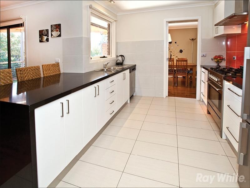 14 Maldon Court, Wheelers Hill VIC 3150