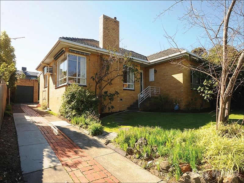 35 Larch Crescent, Mount Waverley VIC 3149