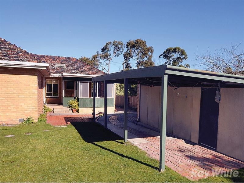 35 Larch Crescent, Mount Waverley VIC 3149