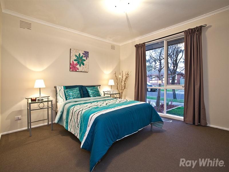 45 Whitehaven Crescent, Noble Park North VIC 3174