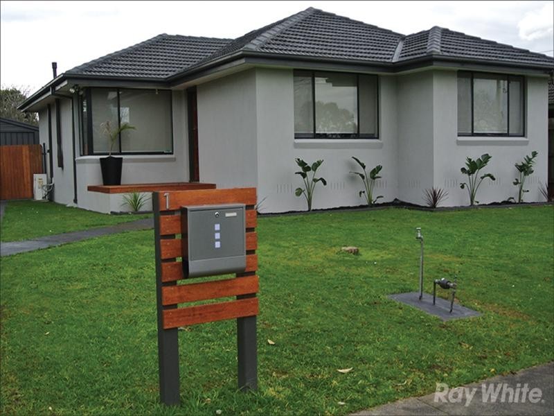 1 Gladesville Court, Dandenong North VIC 3175
