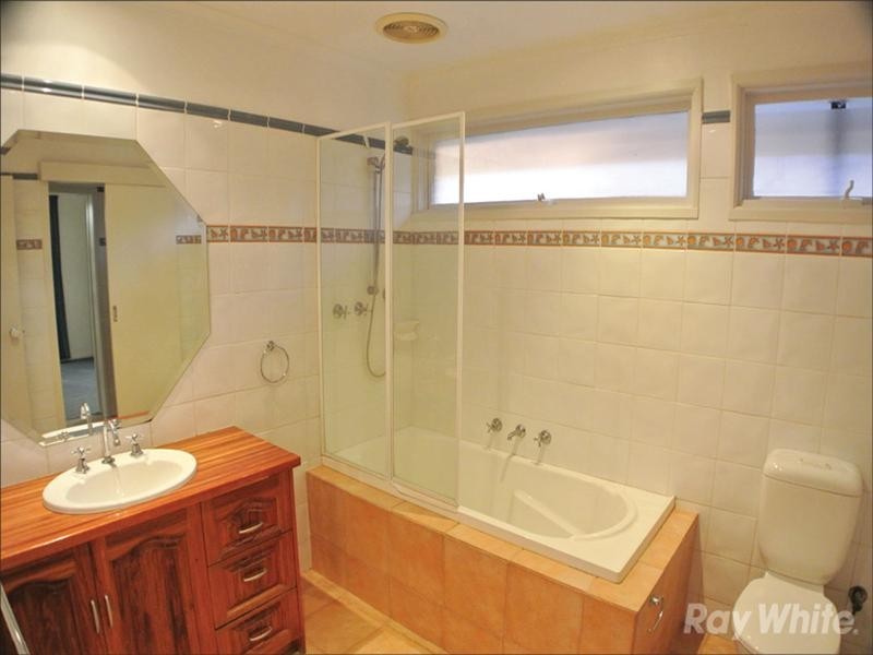 18 Tiffany Avenue, Cheltenham VIC 3192