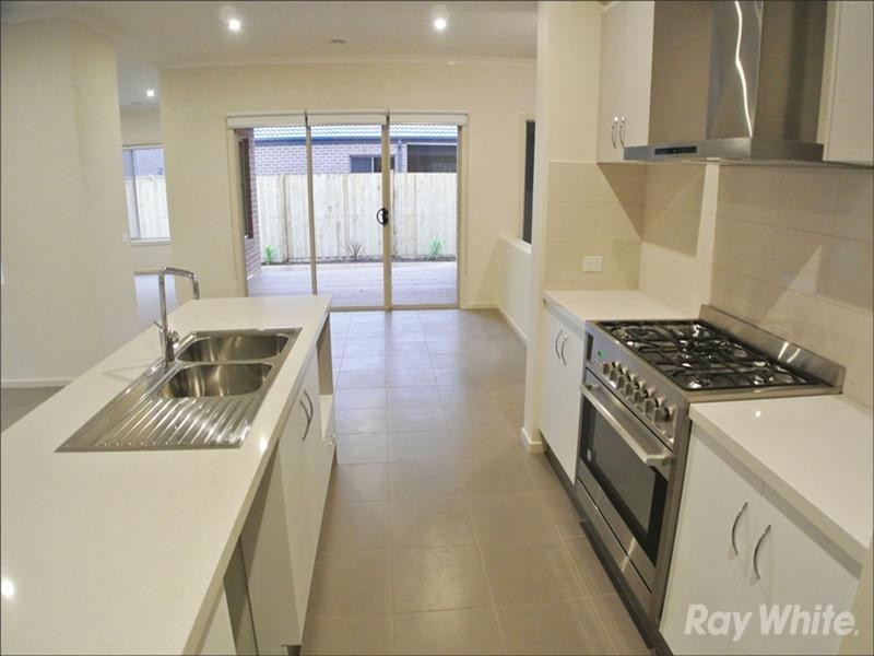 4 Goldstone Court, Keysborough VIC 3173