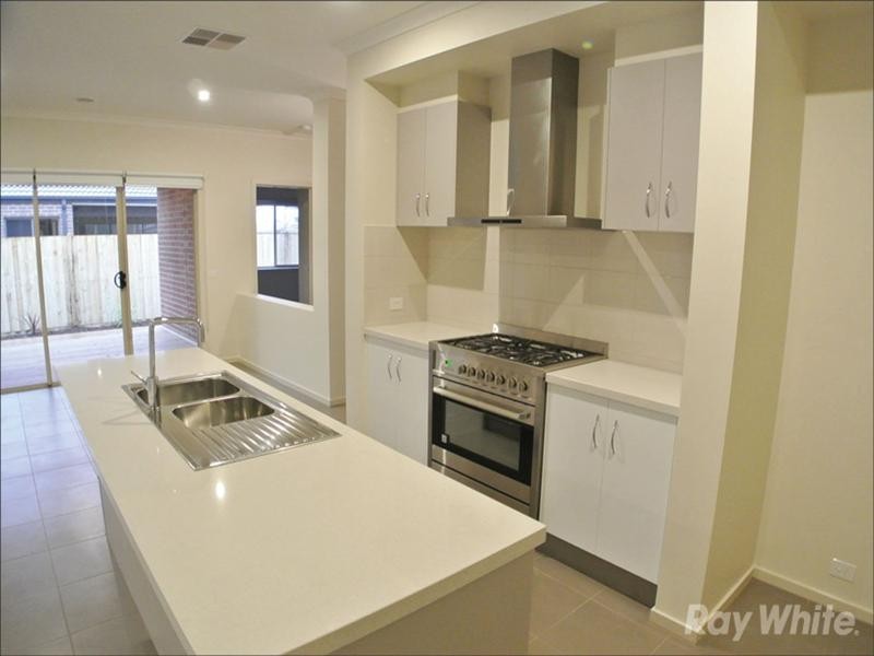 4 Goldstone Court, Keysborough VIC 3173