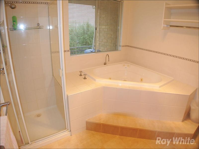 31 Larkspur Circuit, Glen Waverley VIC 3150