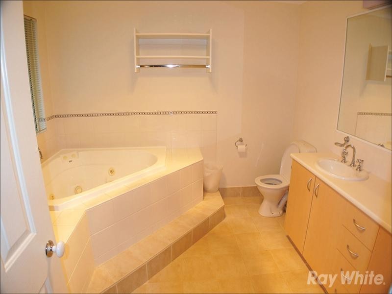 31 Larkspur Circuit, Glen Waverley VIC 3150