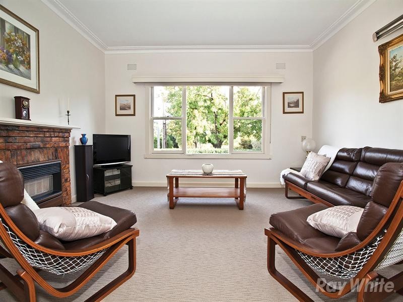 10 Jordan Grove, Glen Waverley VIC 3150