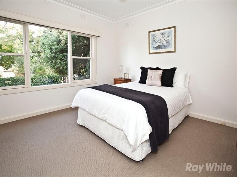 10 Jordan Grove, Glen Waverley VIC 3150