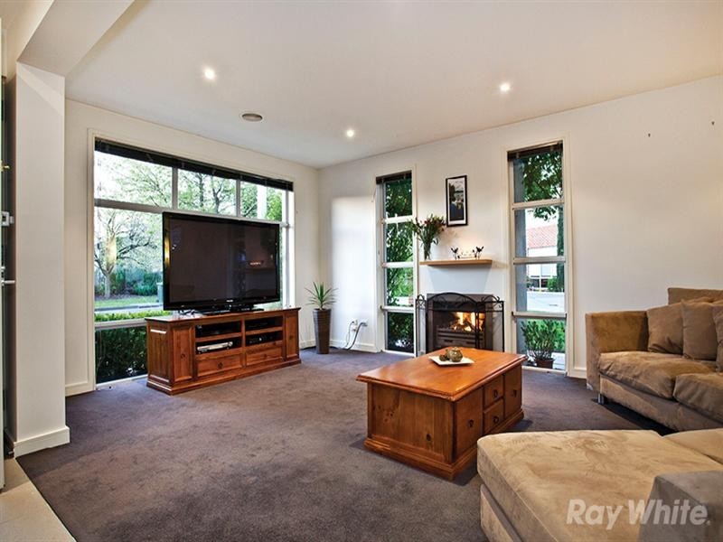 21 Lansdowne Circuit, Mulgrave VIC 3170