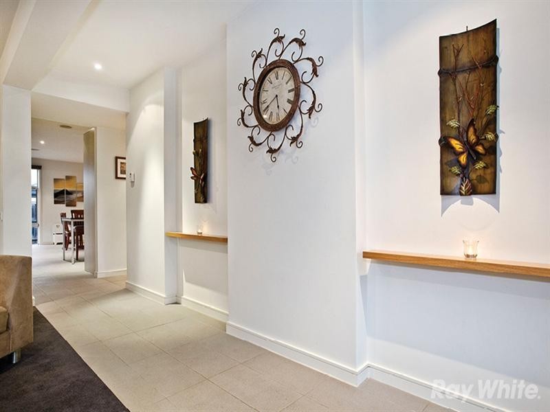 21 Lansdowne Circuit, Mulgrave VIC 3170