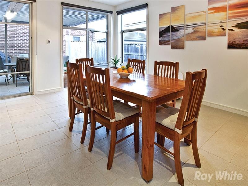 21 Lansdowne Circuit, Mulgrave VIC 3170