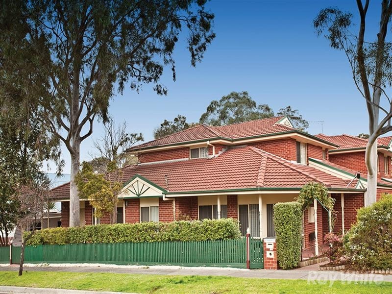 8 Larpent Street, Glen Waverley VIC 3150
