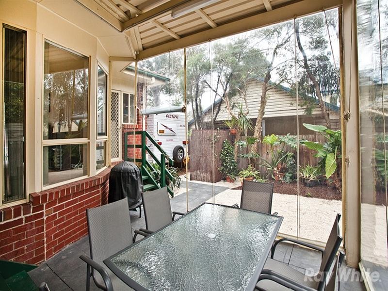 8 Larpent Street, Glen Waverley VIC 3150