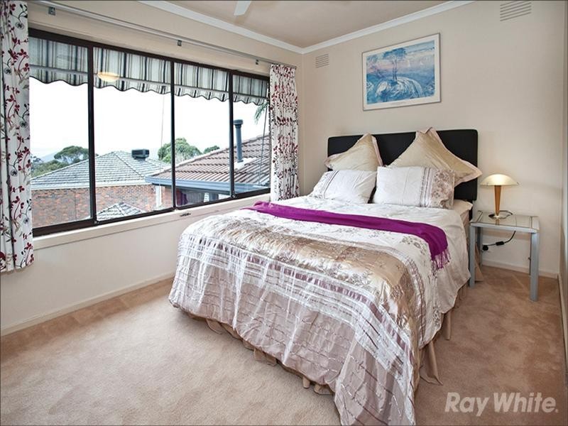 6 Strickland Drive, Wheelers Hill VIC 3150