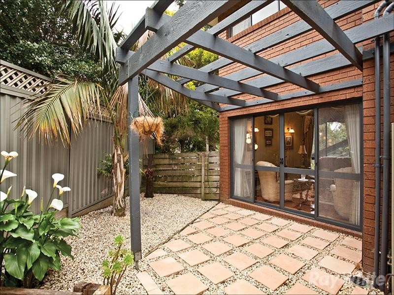 6 Strickland Drive, Wheelers Hill VIC 3150