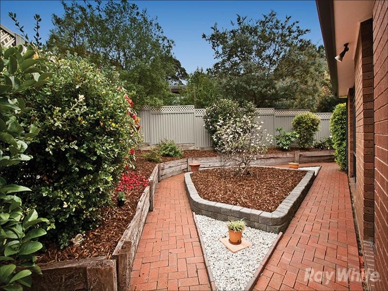 6 Strickland Drive, Wheelers Hill VIC 3150