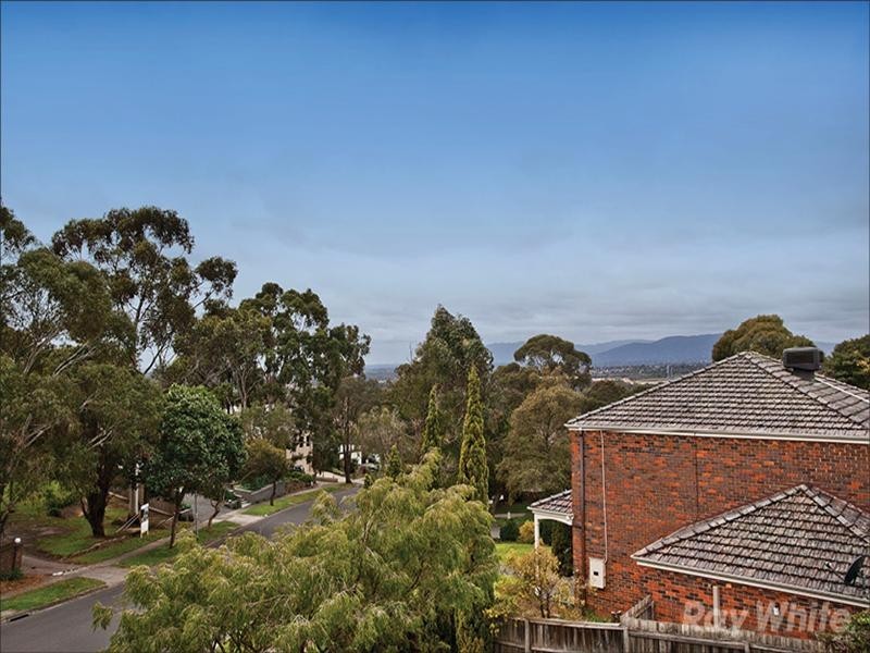 6 Strickland Drive, Wheelers Hill VIC 3150