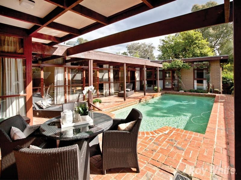 27 Greenways Road, Glen Waverley VIC 3150