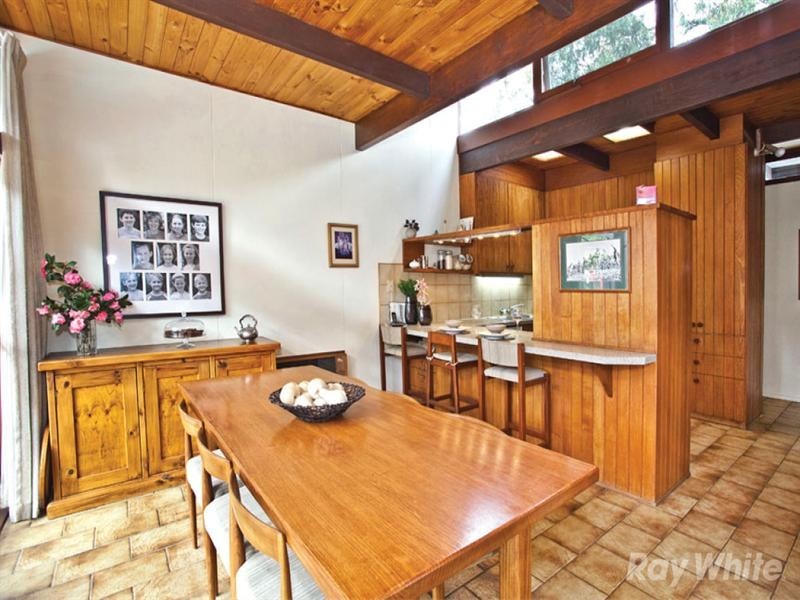 27 Greenways Road, Glen Waverley VIC 3150