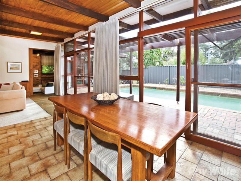 27 Greenways Road, Glen Waverley VIC 3150