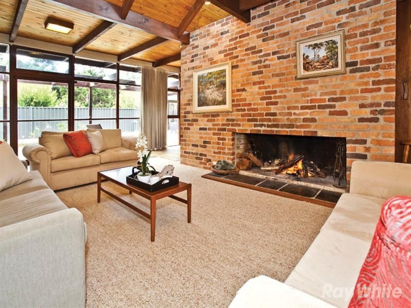 27 Greenways Road, Glen Waverley VIC 3150