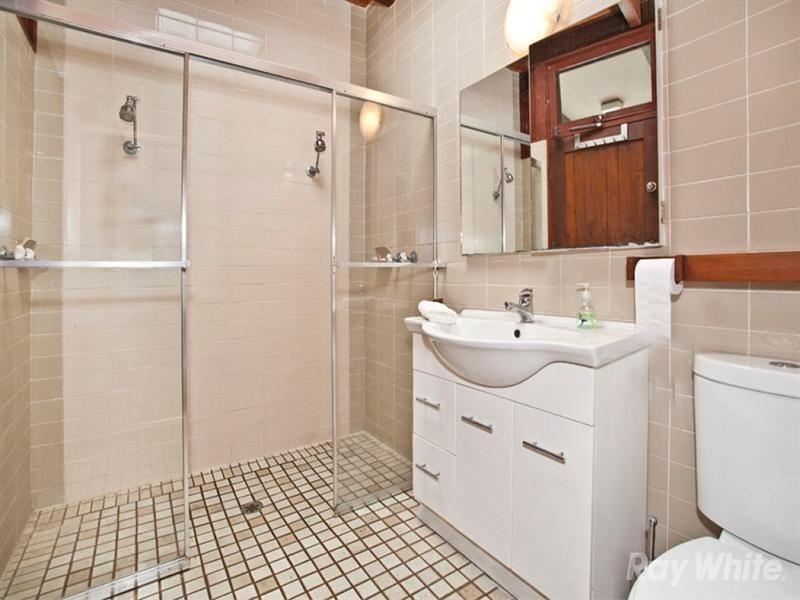 27 Greenways Road, Glen Waverley VIC 3150