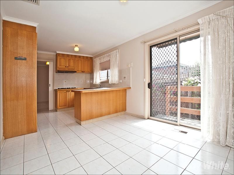 2/57 Watsons Road, Glen Waverley VIC 3150