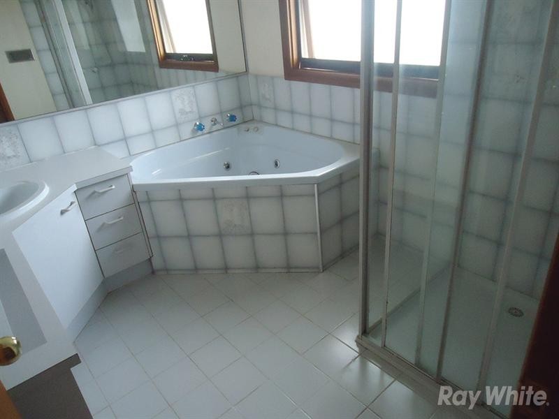 12 Glencroft Terrace, Wheelers Hill VIC 3150