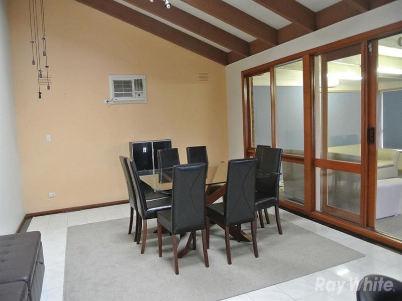 75 Holmbury Boulevard, Mulgrave VIC 3170