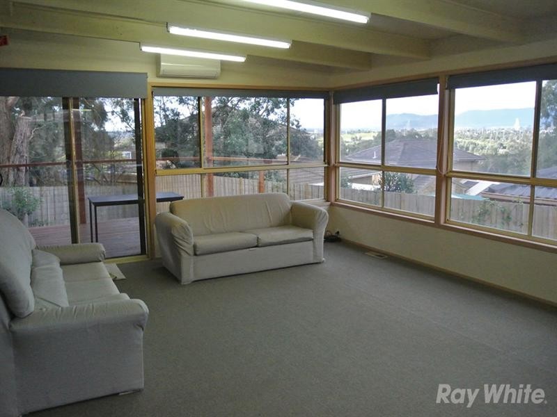 75 Holmbury Boulevard, Mulgrave VIC 3170
