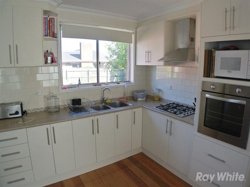 18 Valewood Drive, Mulgrave VIC 3170