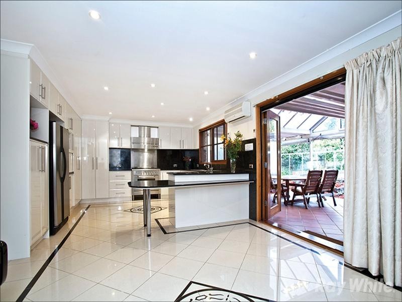 5 Wattleglade Court, Wheelers Hill VIC 3150