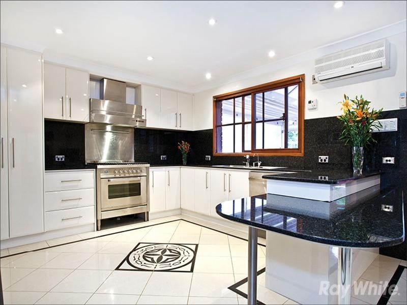 5 Wattleglade Court, Wheelers Hill VIC 3150