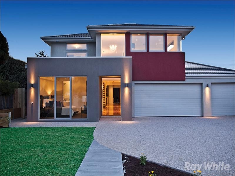 13 Ingleside Crescent, Glen Waverley VIC 3150