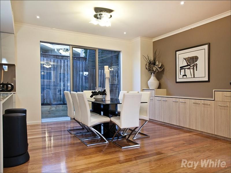13 Ingleside Crescent, Glen Waverley VIC 3150
