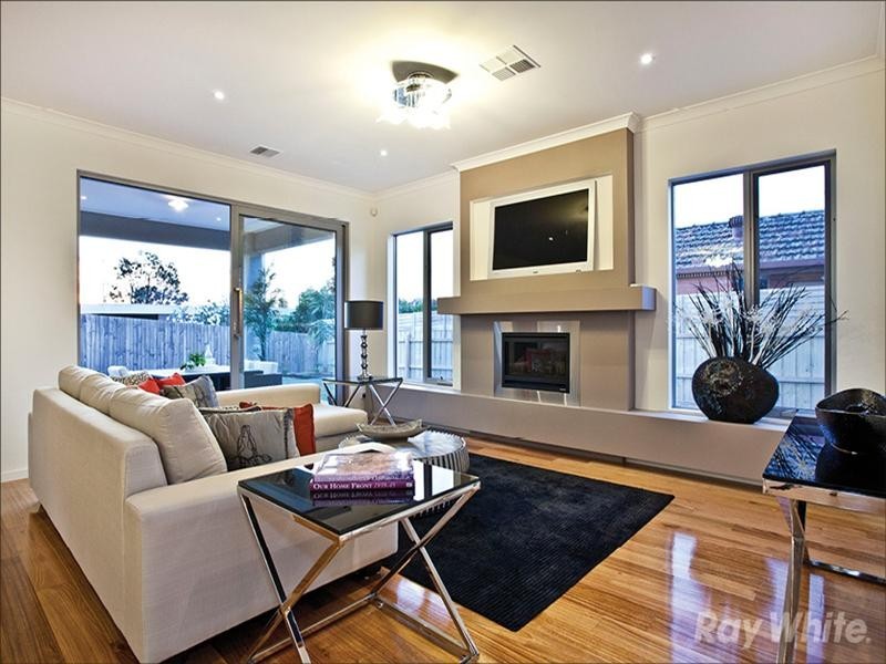 13 Ingleside Crescent, Glen Waverley VIC 3150