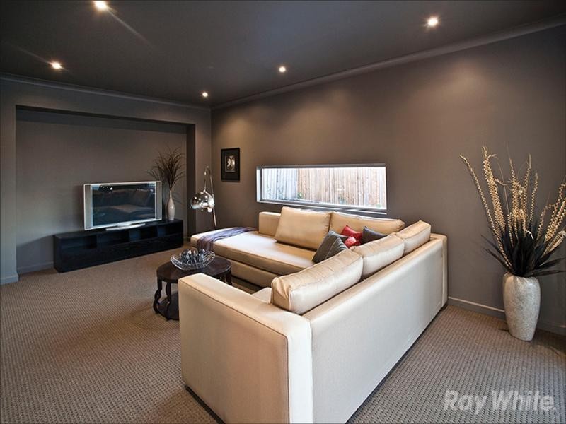 13 Ingleside Crescent, Glen Waverley VIC 3150