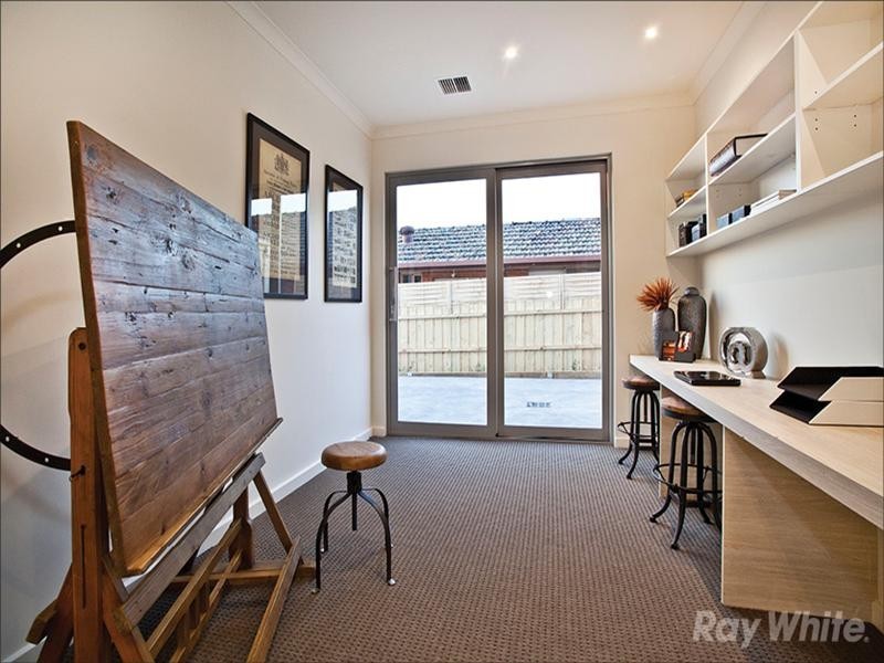 13 Ingleside Crescent, Glen Waverley VIC 3150