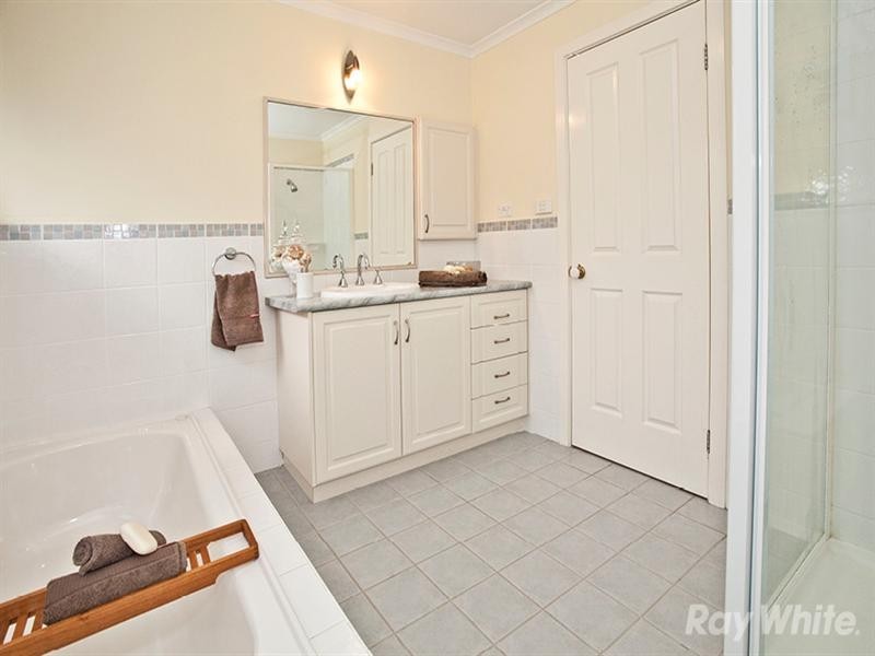 1 Armour Close, Glen Waverley VIC 3150