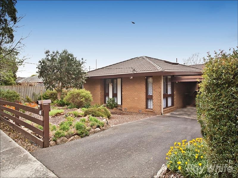 18 Compton Street, Glen Waverley VIC 3150