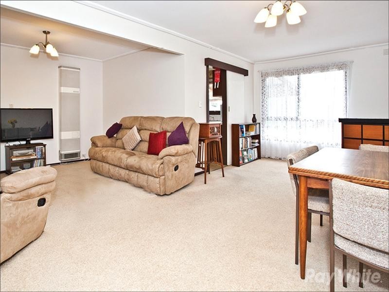 18 Compton Street, Glen Waverley VIC 3150